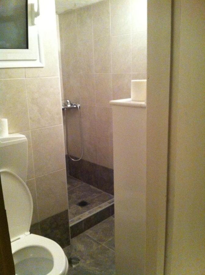 Luxurious 2 Bedroom Center In Apartment *