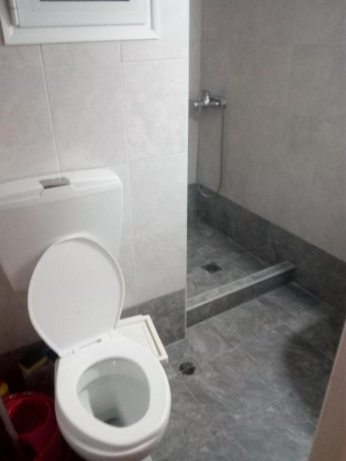 Luxurious 2 Bedroom Center In *